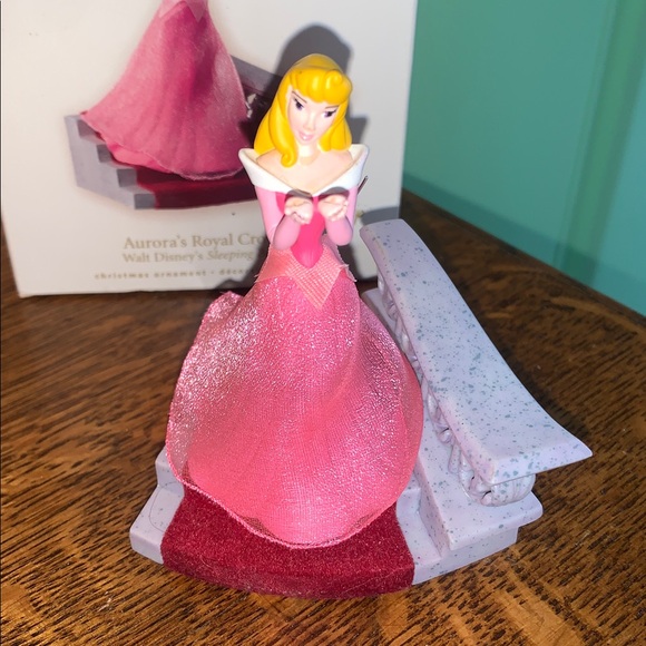 Hallmark Keepsake Aurora Sleeping Beauty Ornament 2008 - Picture 2 of 7